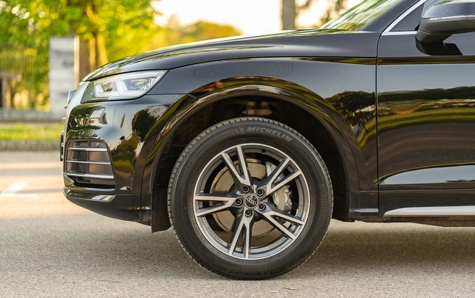 Audi Q5 cena 145000 przebieg: 61000, rok produkcji 2019 z Żuromin małe 211